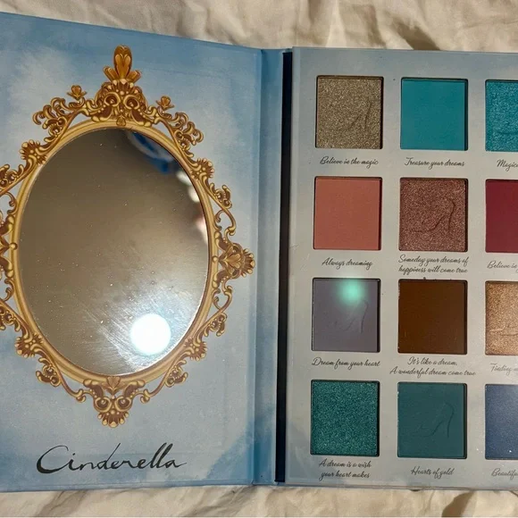 Disney Princess Cinderella Eyeshadow Palette with Mirror - Picture 2 of 4